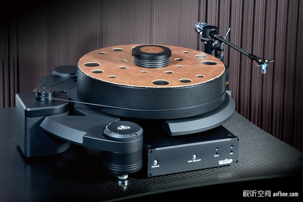 务求为黑胶重放达到极致水准:Zavfino 1877 Phono ZV8-X黑胶唱盘与Aeshna Carbon碳纤维唱臂©视听前线